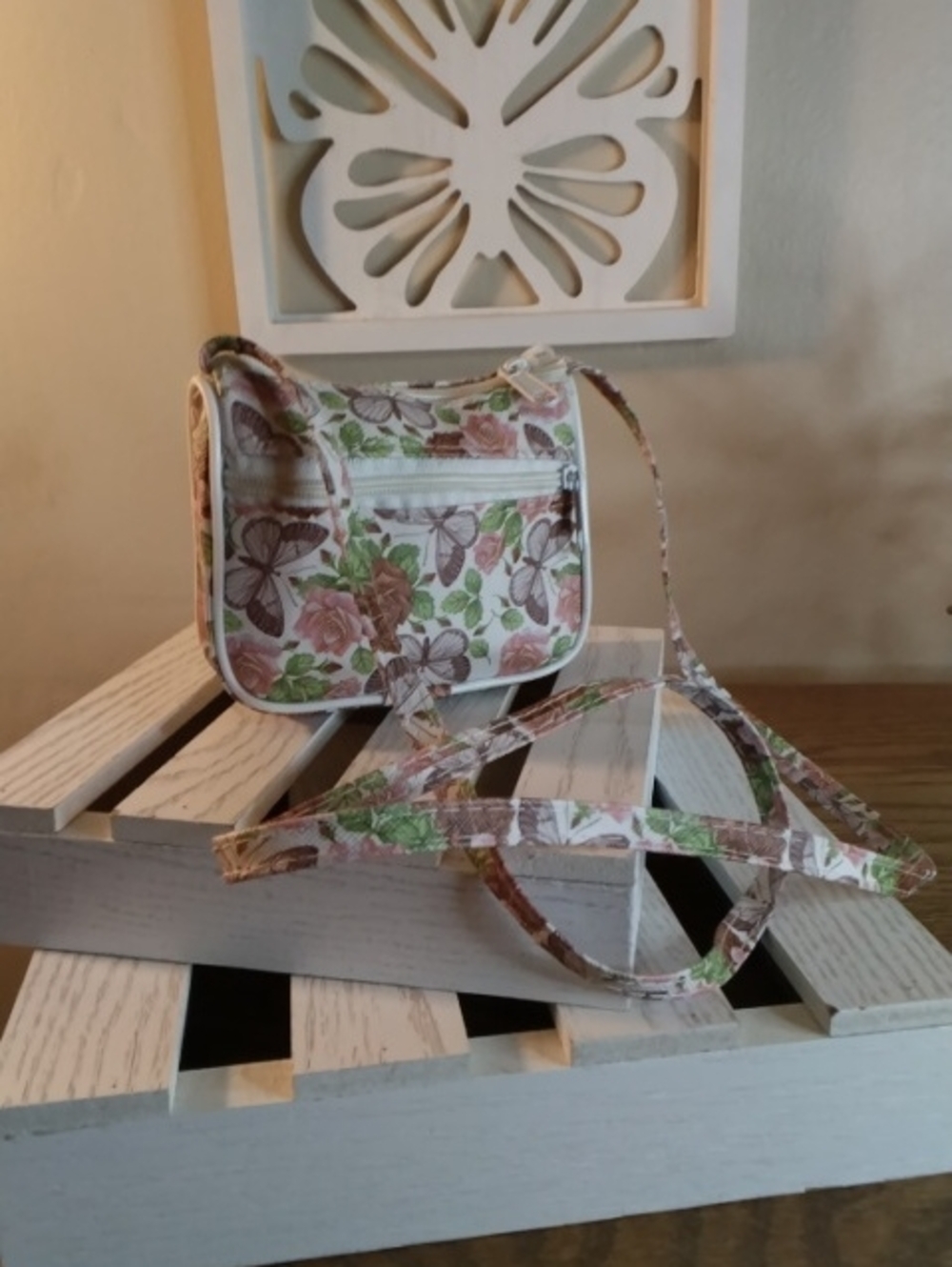Floral Butterfly Crossbody Bag - White/Pink